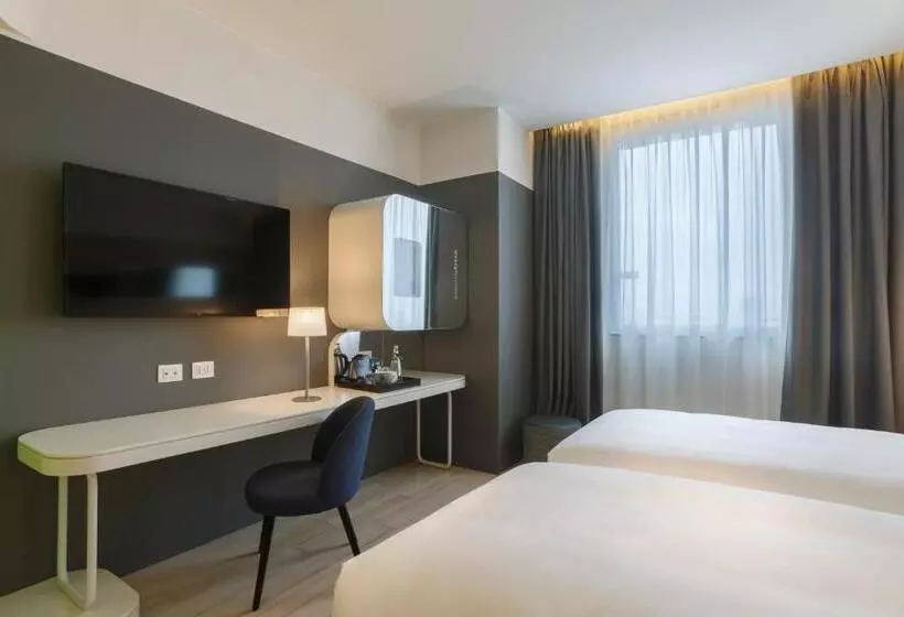 اتاق استاندارد سه نفره, Voco Milan Fiere, An Ihg
