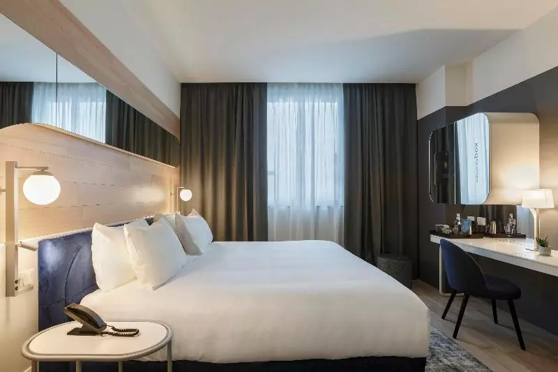 اتاق استاندارد با تخت بزرگ برای معلولان, Voco Milan Fiere, An Ihg