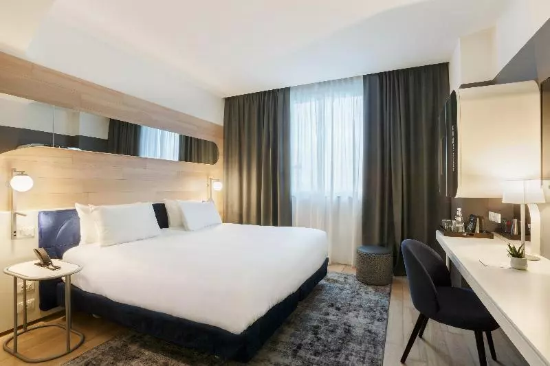 اتاق استاندارد با تخت بزرگ برای معلولان, Voco Milan Fiere, An Ihg