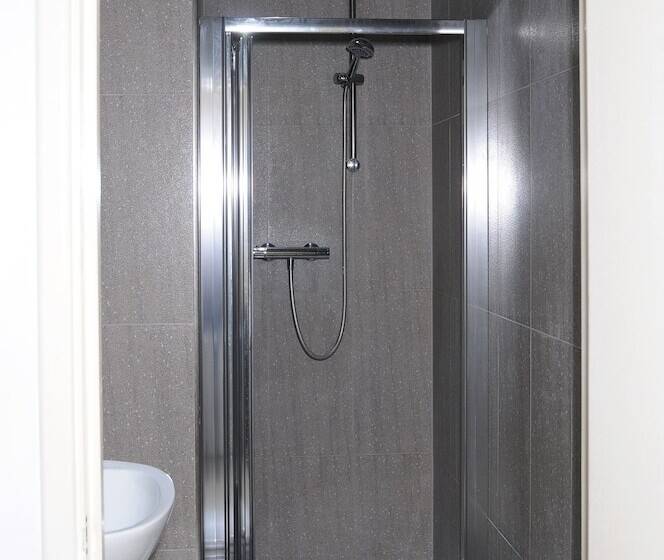 Трехместный Номер Deluxe, Abercorn House Hostel