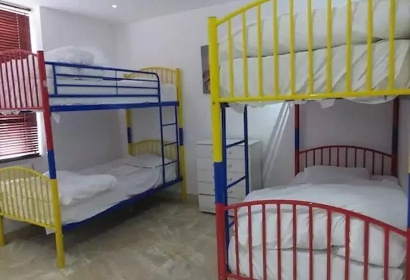 デラックストリプルルーム, Abercorn House   Hostel