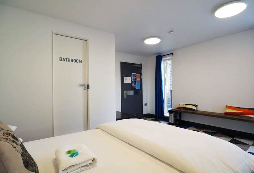 标准间, St Christopher's Inn Village London Bridge