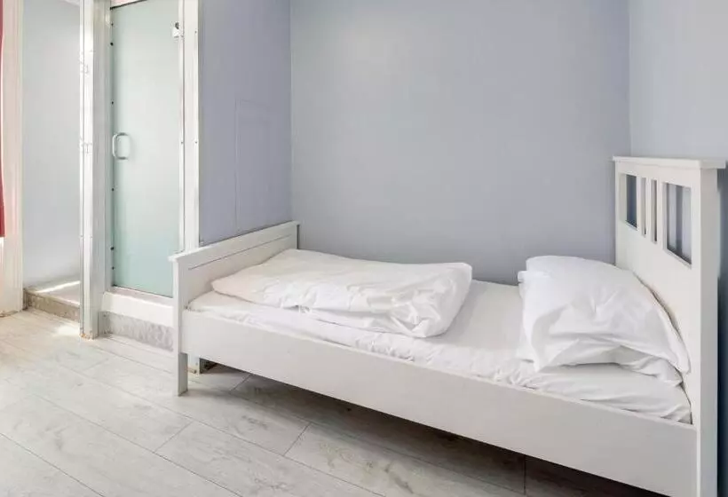 スタンダードルーム, Astor Victoria Hostel
