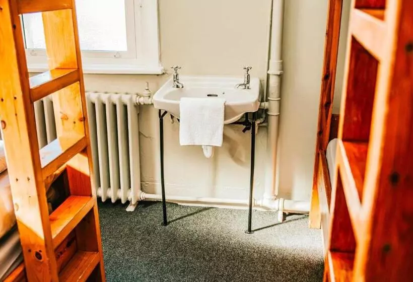 تختخواب در اتاق مشترک, Denton House Hostel