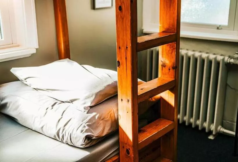 تختخواب در اتاق مشترک, Denton House Hostel