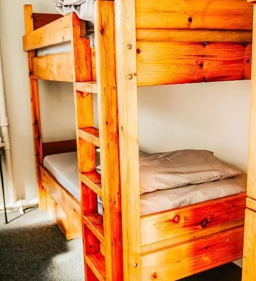تختخواب در اتاق مشترک, Denton House Hostel