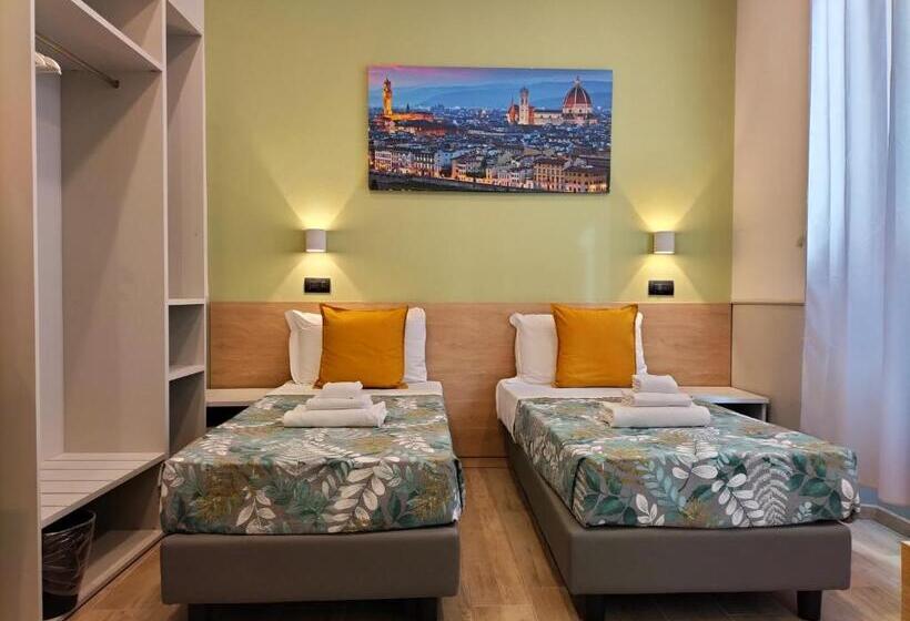 اتاق استاندارد سه نفره, Camilla Guelfa