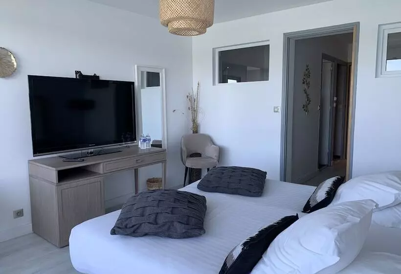 اتاق سوپریور سه تخته, Le Relais Du Lac