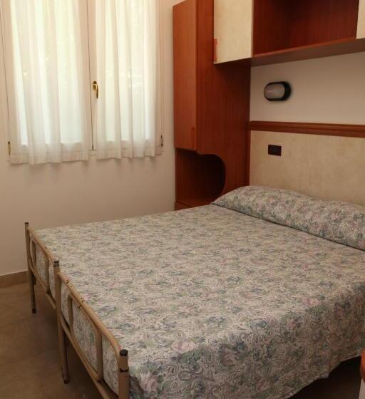 Standard room with outdoor bath, Parigi