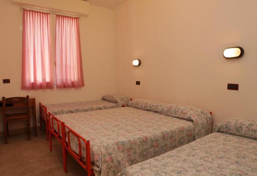 اتاق استاندارد چهار تخته, Parigi