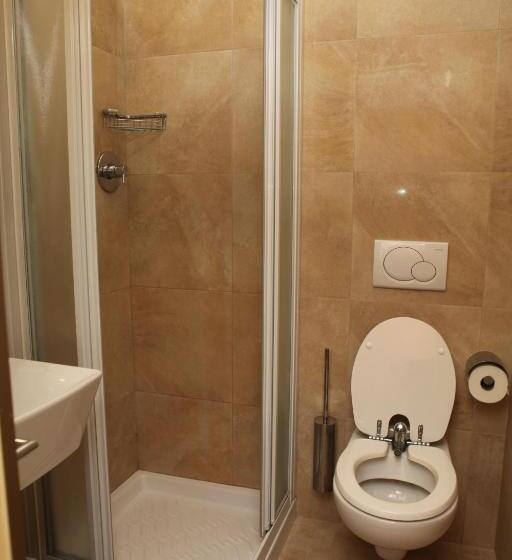 اتاق استاندارد یک نفره, Parigi