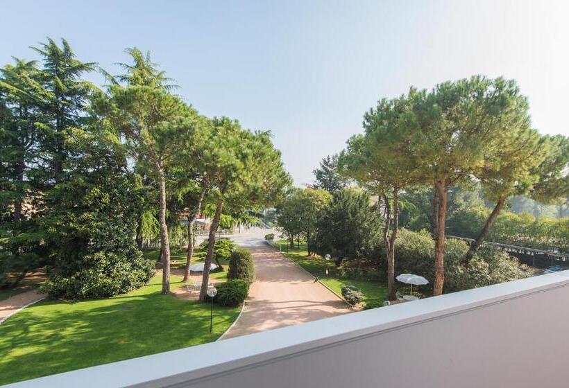 غرفة قياسية فردية, Terme Delle Nazioni