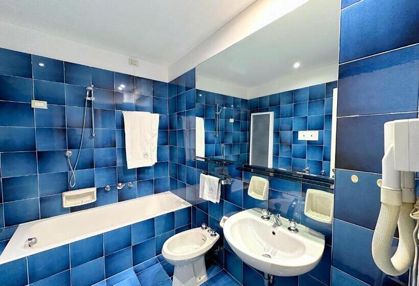 غرفة بيزنس, Terme Delle Nazioni