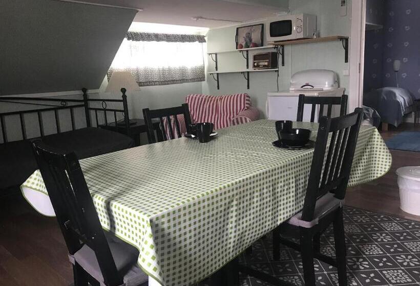 Номер Стандарт Четырехместный Совместный Санузел, Box Bed & Breakfast