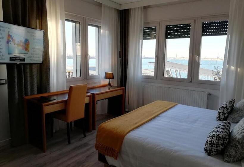 Номер Стандарт Вид на Озеро, Belvedere