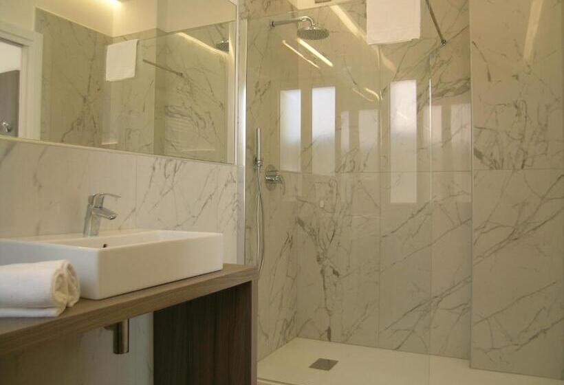 Номер Стандарт Вид на Озеро, Belvedere