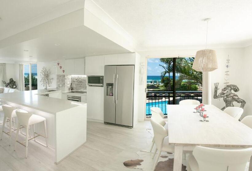 اتاق پنت هاوس, Golden Riviera Absolute Beachfront Resort