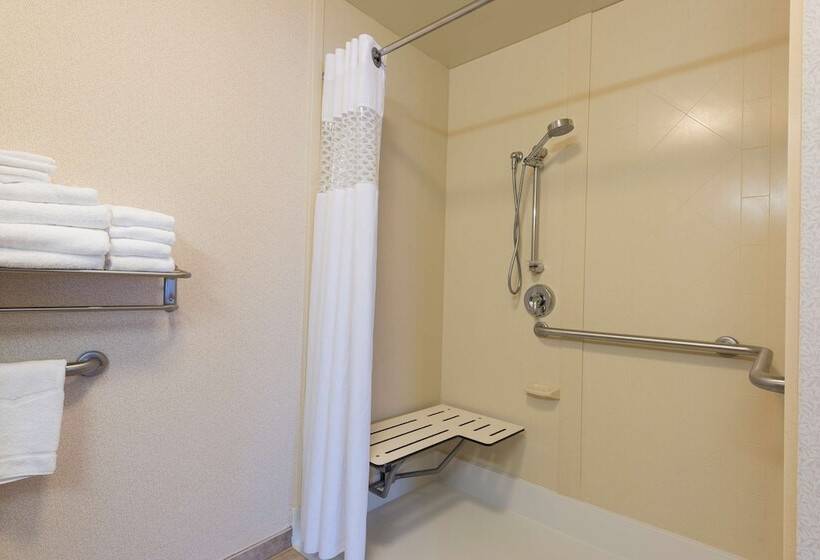 اتاق استاندارد, Hampton Inn & Suites Hartfordmanchester