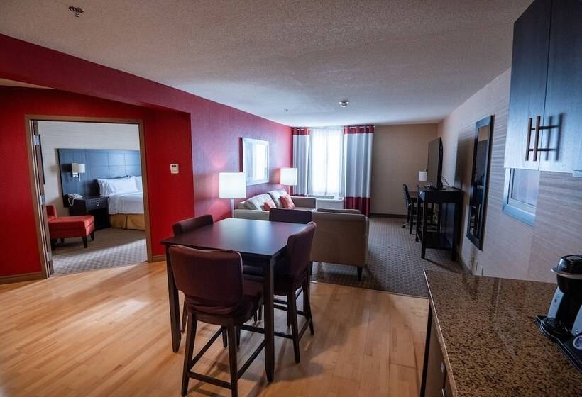 جناح, Holiday Inn Express Hotel & Suites Chatham South, An Ihg