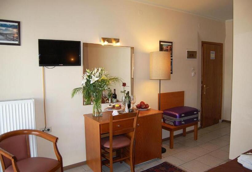 Номер Стандарт, Paris