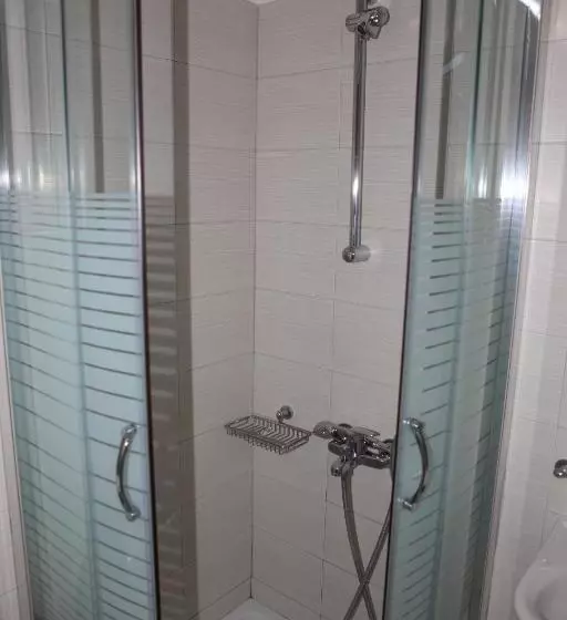 Standard Triple Room, Pramataris