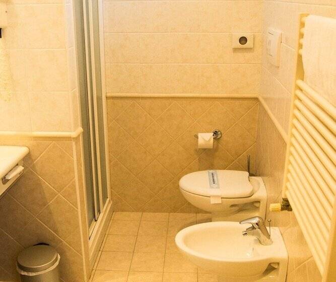 חדר סופריור, San Clemente