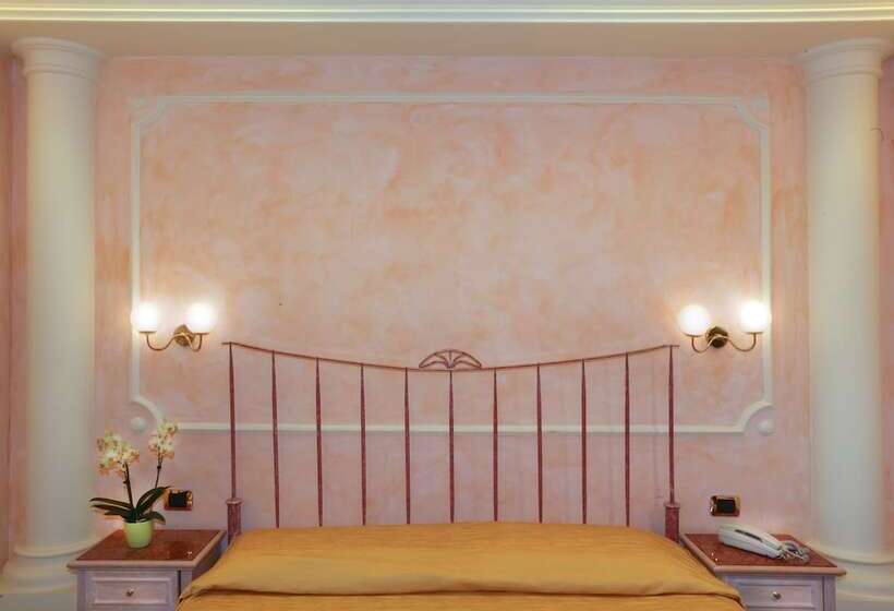 חדר סופריור, San Clemente