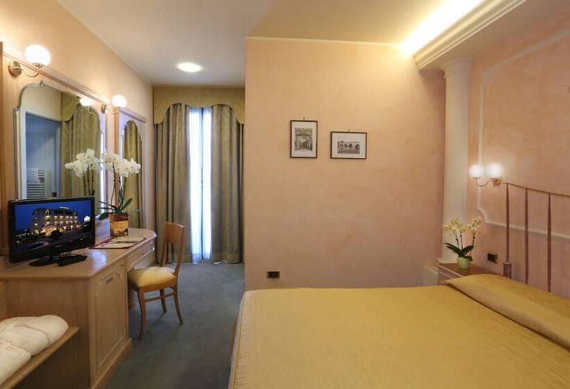 חדר סופריור, San Clemente