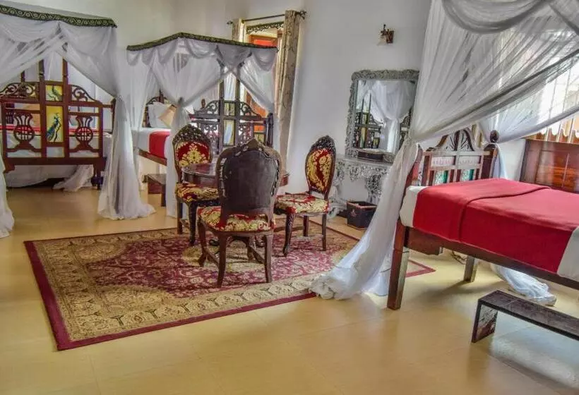 Triple Room Sea View, Tembo House