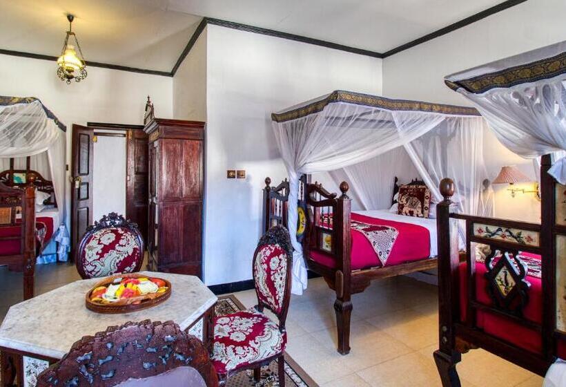 Triple Room Sea View, Tembo House