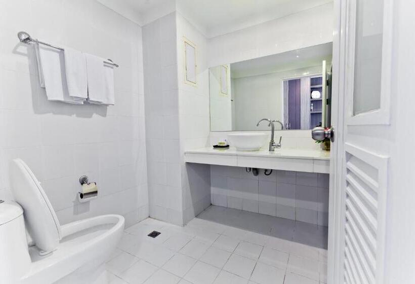 اتاق استاندارد, The Platinum Suite Bangkok