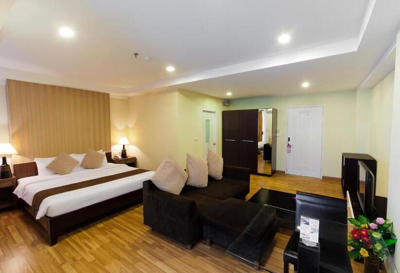 سوییت جونیور, The Platinum Suite Bangkok