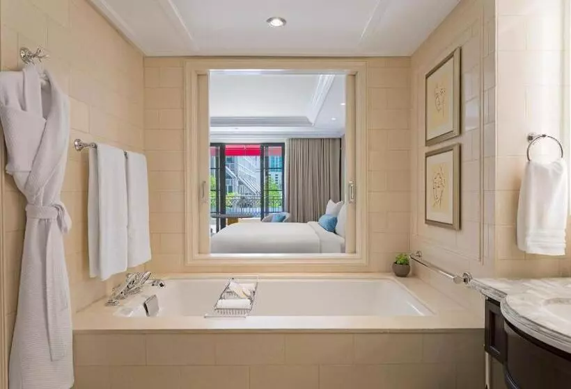 اتاق لوکس با تخت بزرگ, The St. Regis Atlanta