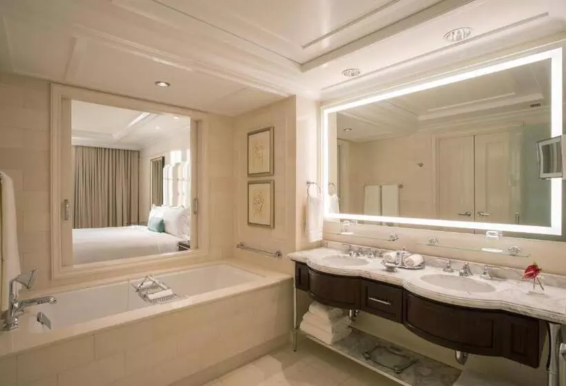 اتاق سوپریور, The St. Regis Atlanta