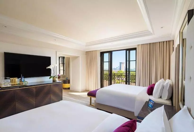 سوئیت با بالکن, The St. Regis Atlanta