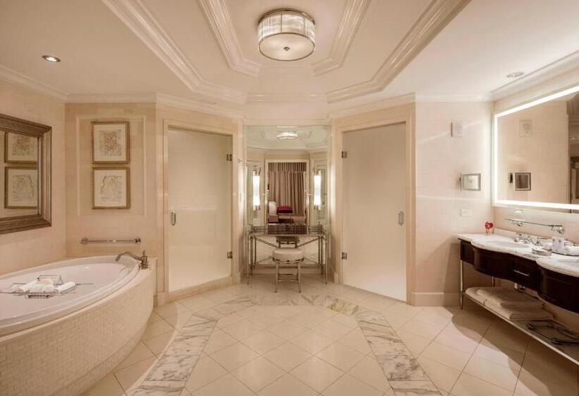 Suite met Kingsize Bed, The St. Regis Atlanta