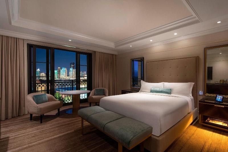 Deluxe Kamer met Kingsize Bed, The St. Regis Atlanta