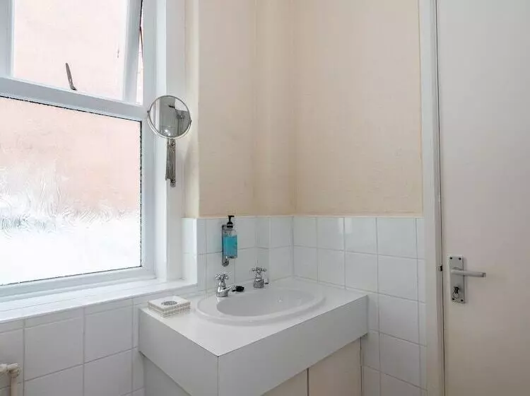 اتاق استاندارد یک نفره, Oyo Pier Hotel Rhyl