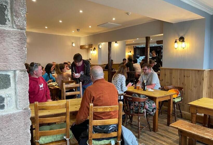 스탠다드 트리플 룸, Saucy Mary's Hostel