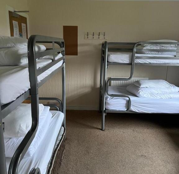 패밀리 룸, Saucy Mary's Hostel