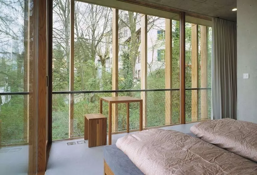 اتاق استاندارد, Basel Youth Hostel