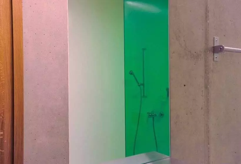 اتاق استاندارد, Basel Youth Hostel