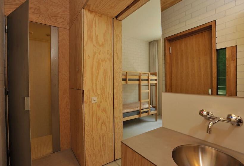4인용 스탠다드 룸, Basel Youth Hostel