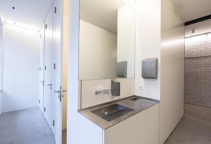 Кровать в Общей Комнате, Basel Youth Hostel