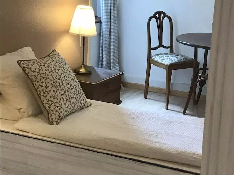 バスルーム共有のシングルスタンダード, The Bed + Breakfast