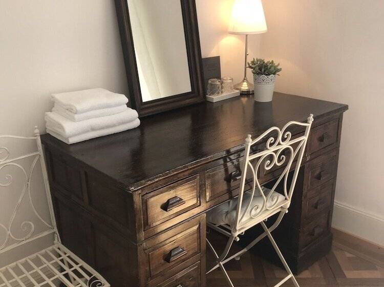 חדר סטנדרד יחיד חדר אמבטיה משותף, The Bed + Breakfast