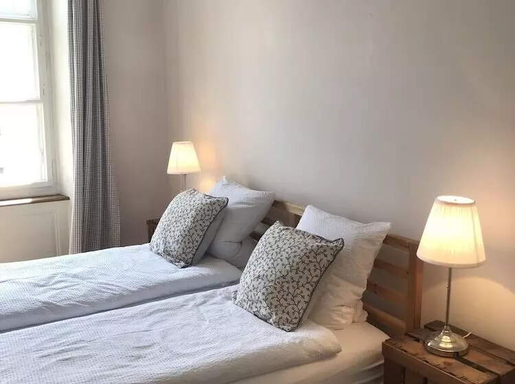 バス共有のスタンダードルーム, The Bed + Breakfast