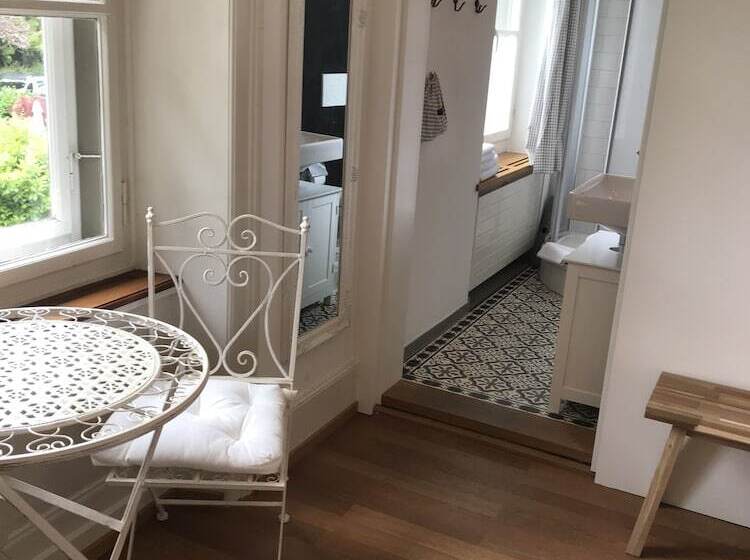 חדר סטנדרט, The Bed + Breakfast