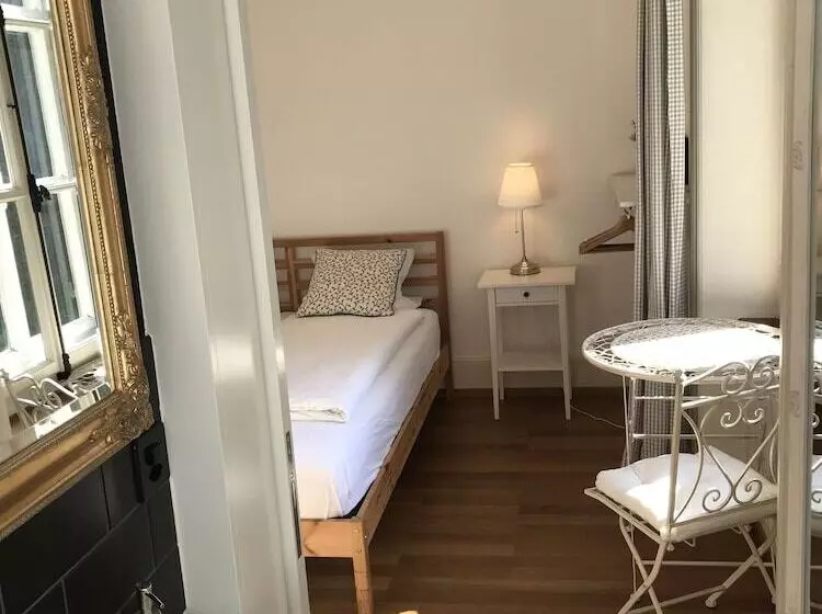 スタンダードルーム, The Bed + Breakfast