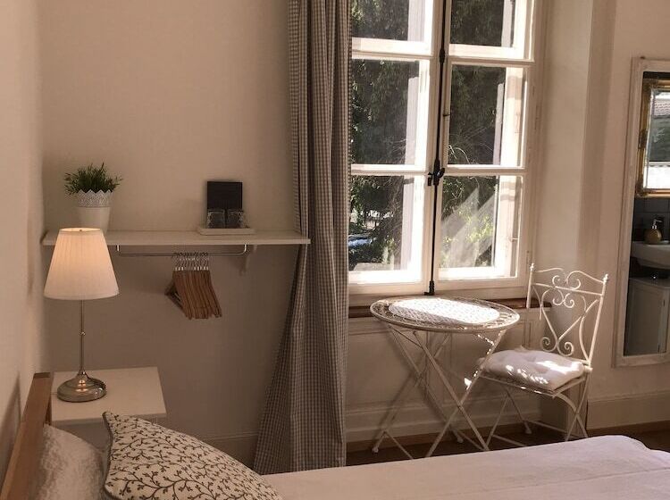 חדר סטנדרט, The Bed + Breakfast